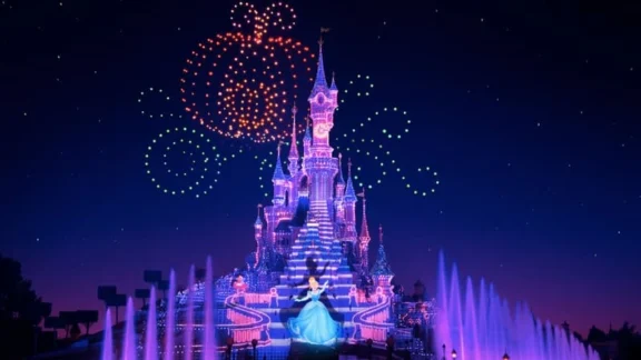 500 drones: l'incroyable nouvelle parade nocturne de Disneyland Paris