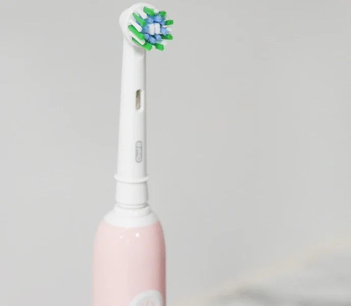 Test Oral-B Pro Series 1 : une brosse à dents électrique simple et basique
